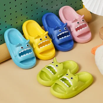 Детские тапочки для мальчиков и девочек, удобные летние детские уличные пляжные сандалии, нескользящая обувь для ванной комнаты из ПВХ с героями мультфильмов для малышей