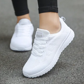 2023 Новые женские кроссовки для бега, модные дышащие кроссовки на плоской подошве из сетчатого материала для спортзала, белая женская обувь